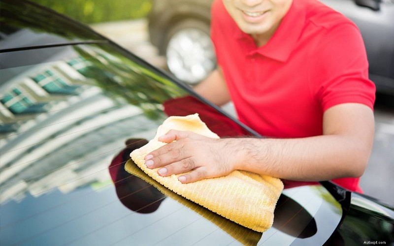 How to Take Care of Your Car’s Windshield