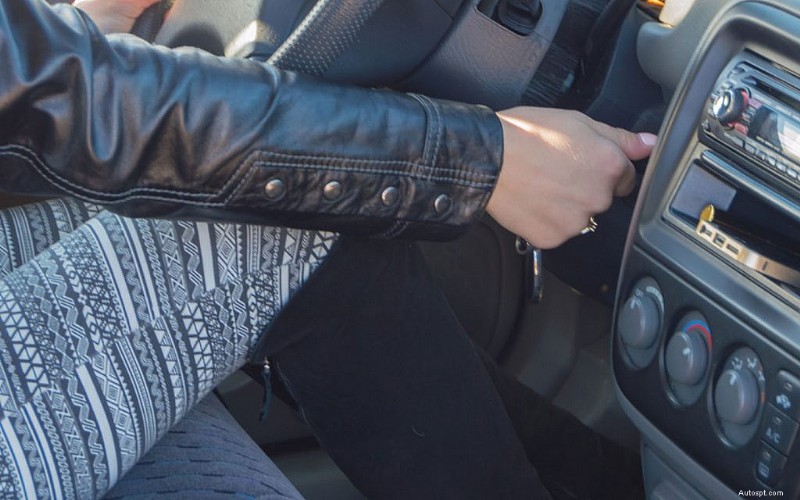 DIY Solutions to Remove a Stuck Car Key from Ignition