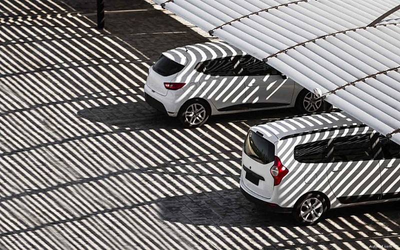 Can Summer Heat Damage Your Car’s Windshield?