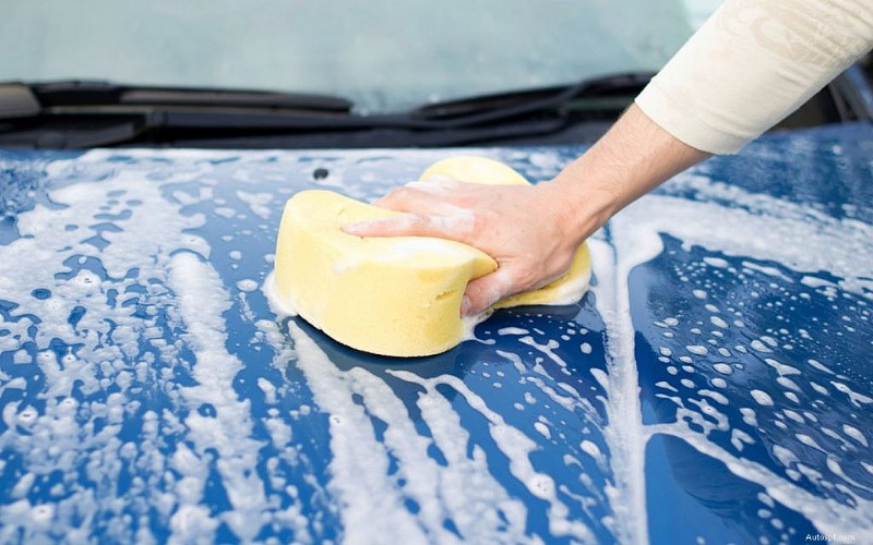 Essential Car Cleaning Products You Must Keep at Home