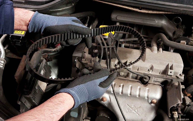 Reasons for Squealing Noise From a Car