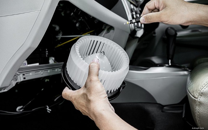 Reasons Your Car AC has Weak Airflow