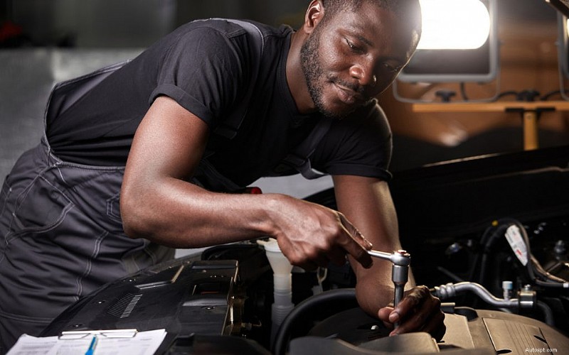 Why You Shouldn’t Delay Engine Oil Change