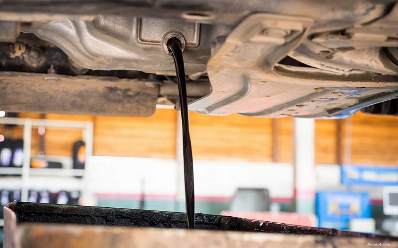 Why You Shouldn’t Delay Engine Oil Change