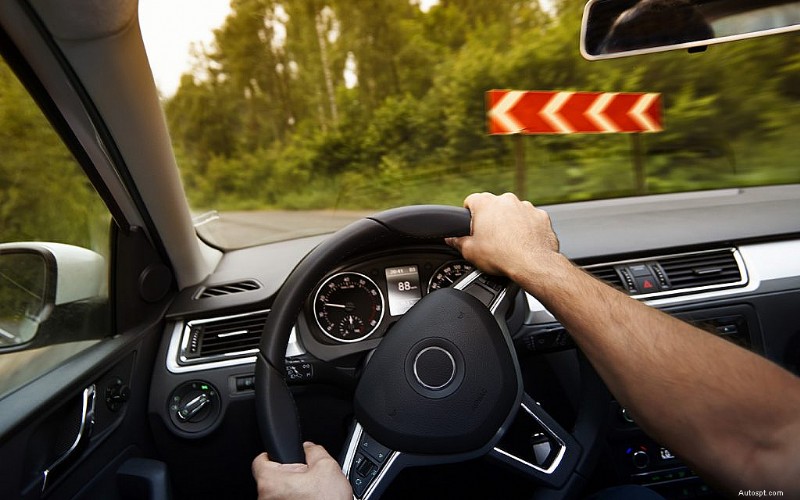 How Steering Wheel Returns to Centre