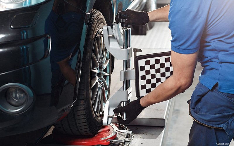 How Steering Wheel Returns to Centre