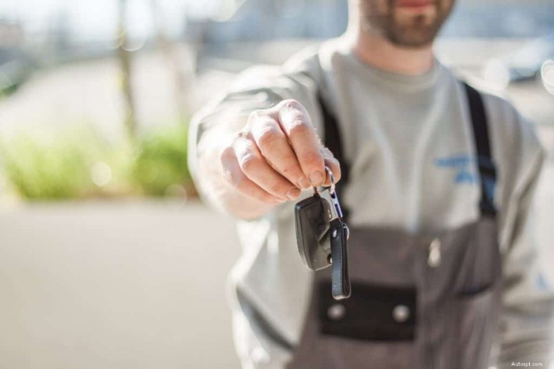 7 Secrets Your Car Mechanic Doesn’t Want You to Know (shady mechanic tricks)