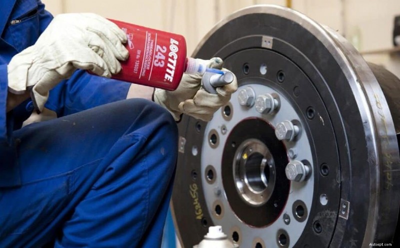 Difference between Red and Blue Loctite Threadlocker?