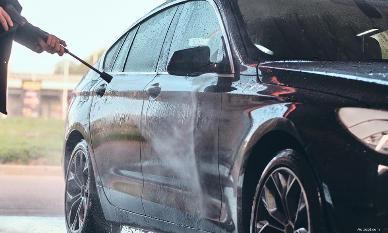 How To Detail Your Car Like A Pro: The Ultimate Guide