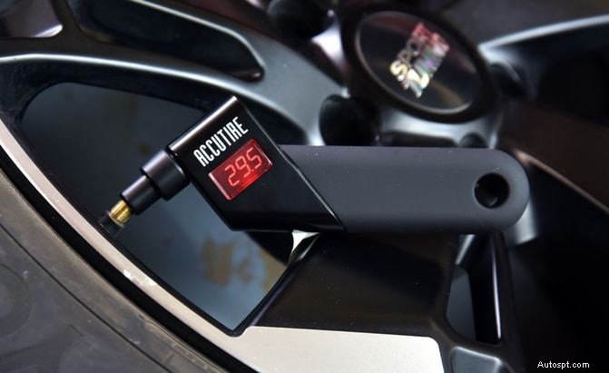 The Best Tire Pressure Gauges to Keep Your Tires Happy
