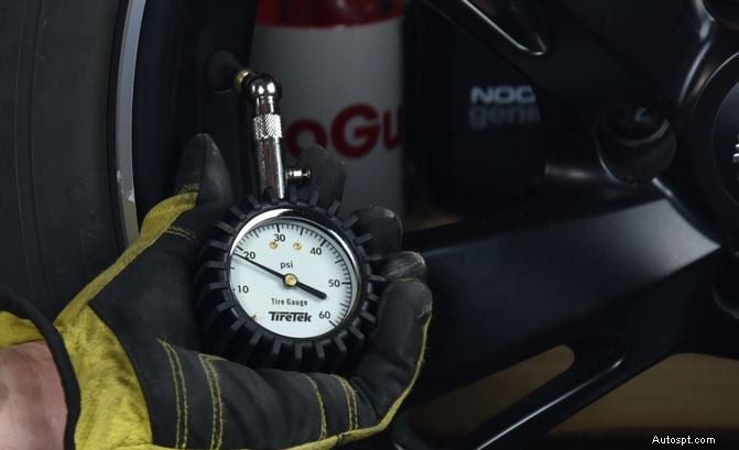 The Best Tire Pressure Gauges to Keep Your Tires Happy