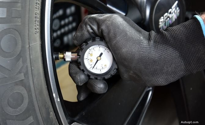The Best Tire Pressure Gauges to Keep Your Tires Happy