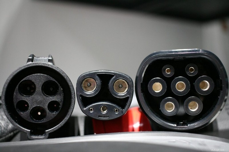 Elevate Guest Experience: Why Hotels Need EV Charging Stations