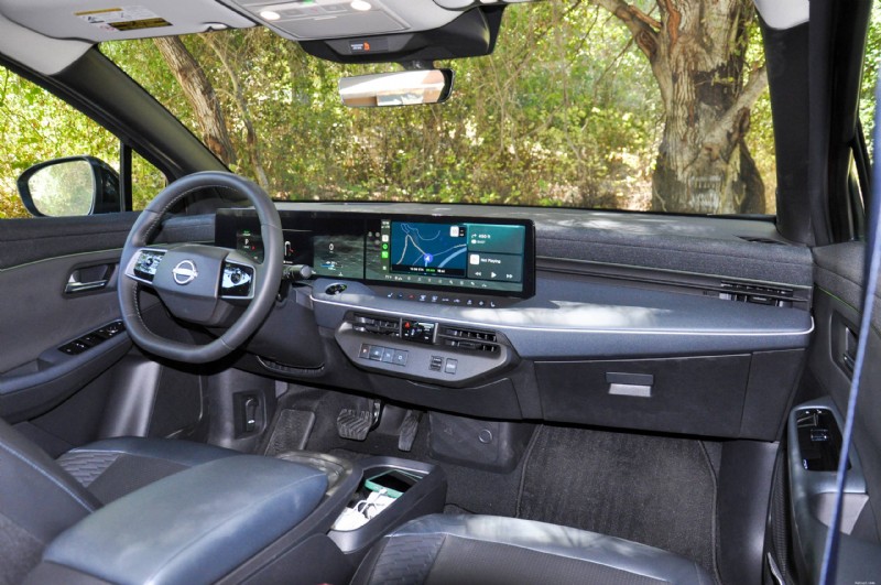 2026 Nissan LEAF vs Fiat 500e: Expert EV Comparison & Review