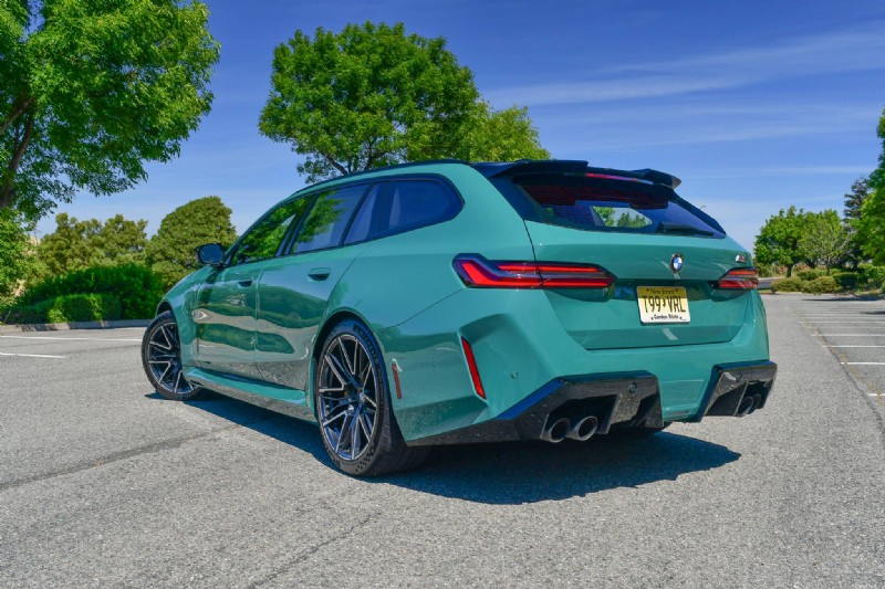 2025 BMW M5 Touring PHEV: One Week of Real‑World Performance Reviewed