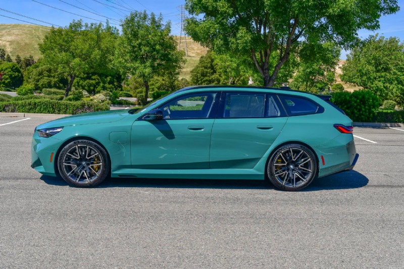 2025 BMW M5 Touring PHEV: One Week of Real‑World Performance Reviewed