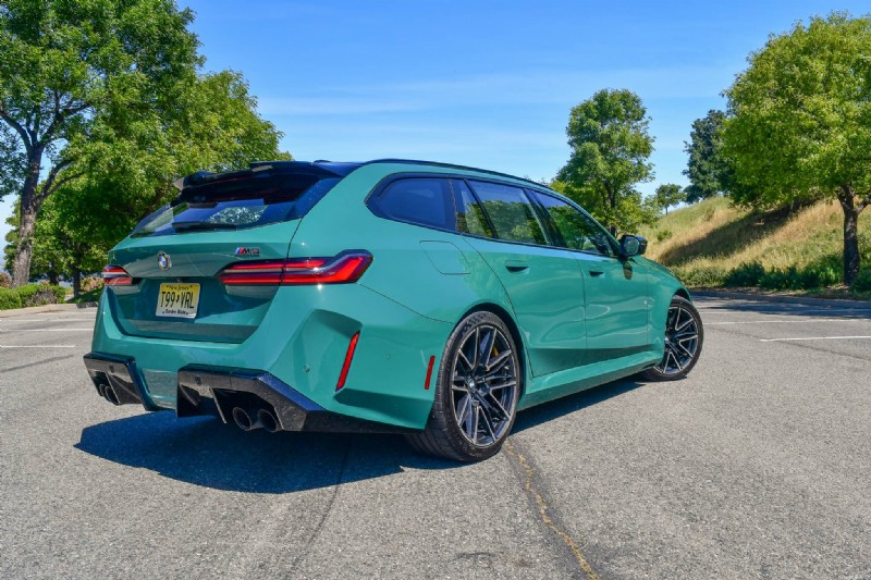 2025 BMW M5 Touring PHEV: One Week of Real‑World Performance Reviewed