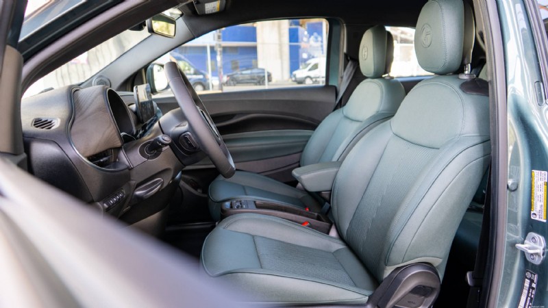 2025 Fiat 500e Giorgio Armani Review: Why This Fashion-Forward City EV Stands Out