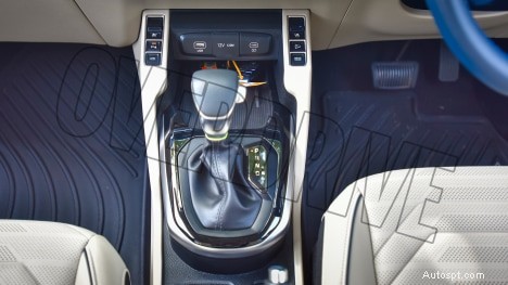 2022 Kia Carens Luxury Plus – 7‑Seater, 1.5L Engine, 6‑Speed Automatic Interior