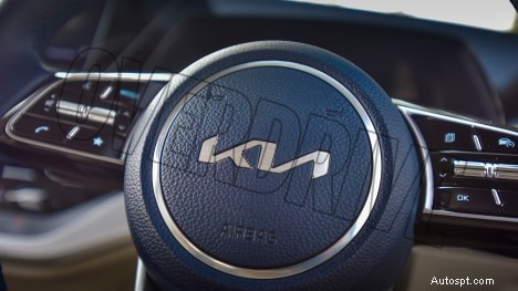 2022 Kia Carens Luxury Plus – 7‑Seater, 1.5L Engine, 6‑Speed Automatic Interior