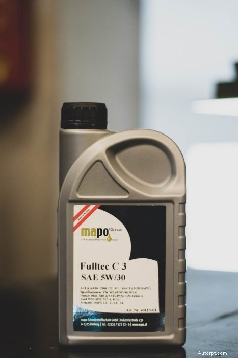 Mixing 5W-30 & 10W-30 Engine Oil: Expert Advice & Safety Tips