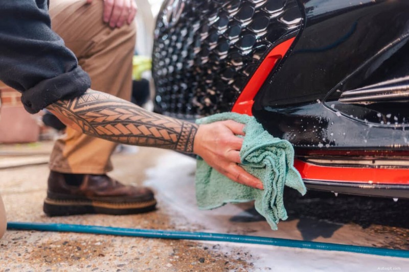 Expert Guide: How to Clean Car Badges & Emblems for a Pristine Finish