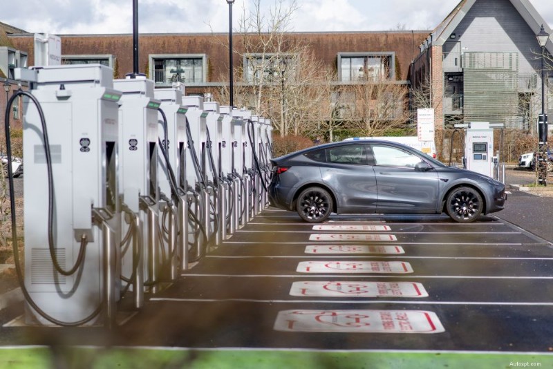 How to Pay for Public EV Charging in the UK – Simple, Secure, and Affordable
