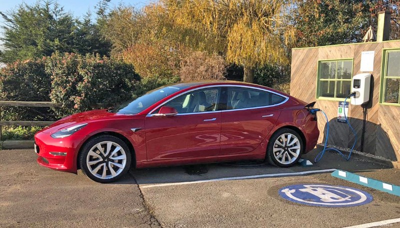What Is Destination Charging? Power Your EV While You Explore