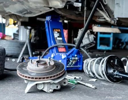 4 Key Signs Your Car Needs New Shock Absorbers—Don’t Ignore Them