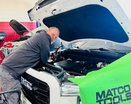 4 Key Signs Your Car Needs New Shock Absorbers—Don’t Ignore Them