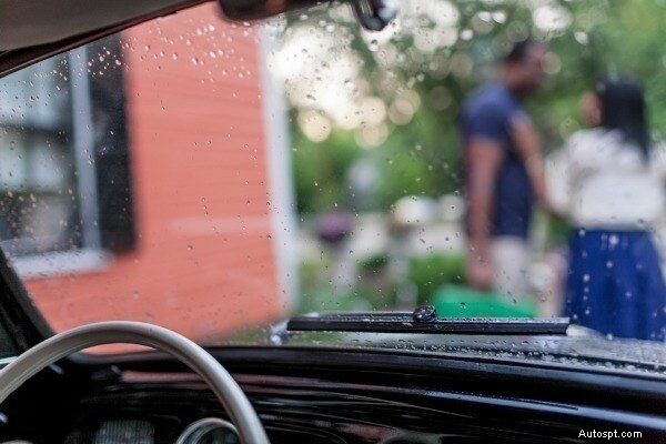 Master Safe Driving in Rainy Conditions: Expert Tips & Techniques