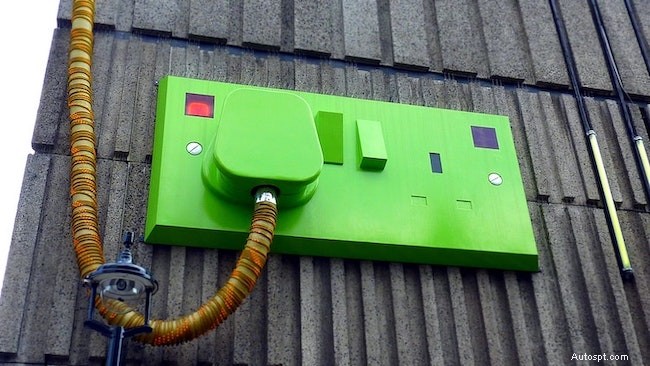The Ultimate Guide to Charging Electric Cars in the UK: Everything Beginners Need to Know