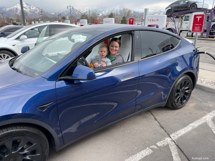 Can You Take Long Road Trips in an All‑Electric Vehicle? Expert Tips & Planning Strategies