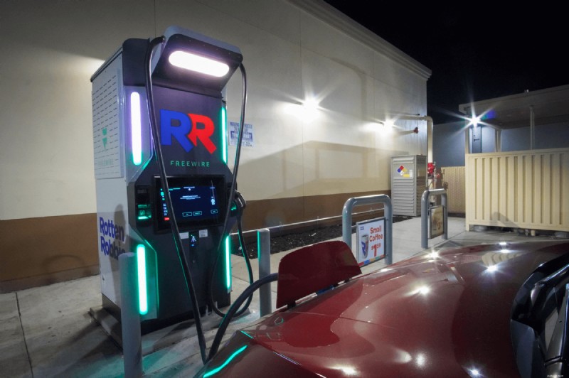 5 Essential Amenities for a Superior Public EV Charging Experience