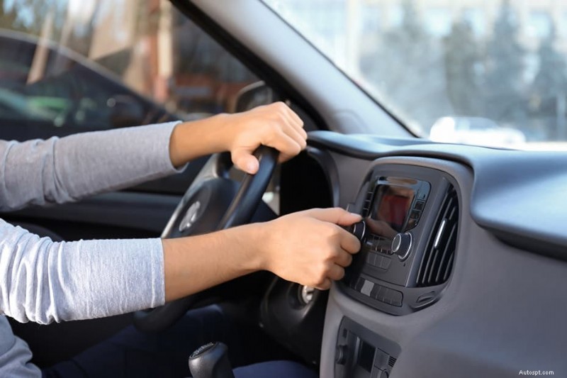 Why Your Car Stereo Powers On But Produces No Sound — Common Causes & Quick Fixes