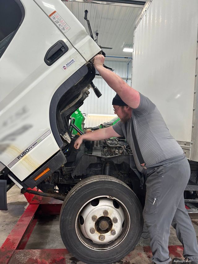 The Fleet Vehicle Inspection Process Explained: From Proactive Checks to Long-Term Reliability