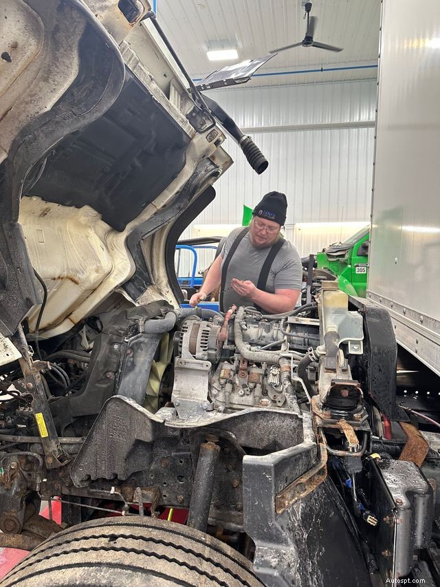 The Fleet Vehicle Inspection Process Explained: From Proactive Checks to Long-Term Reliability