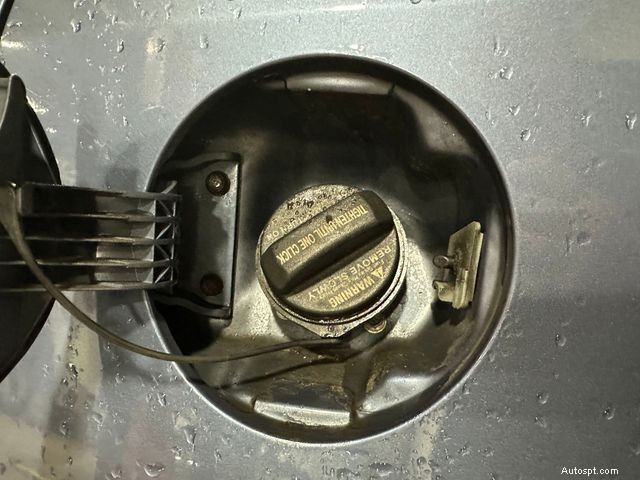 Why Your Car Smells Like Gasoline – Causes & Quick Fixes