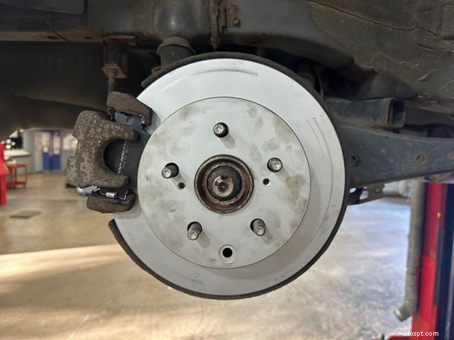 Disc vs. Drum Brakes: Key Differences and Which One Is Best for Your Vehicle