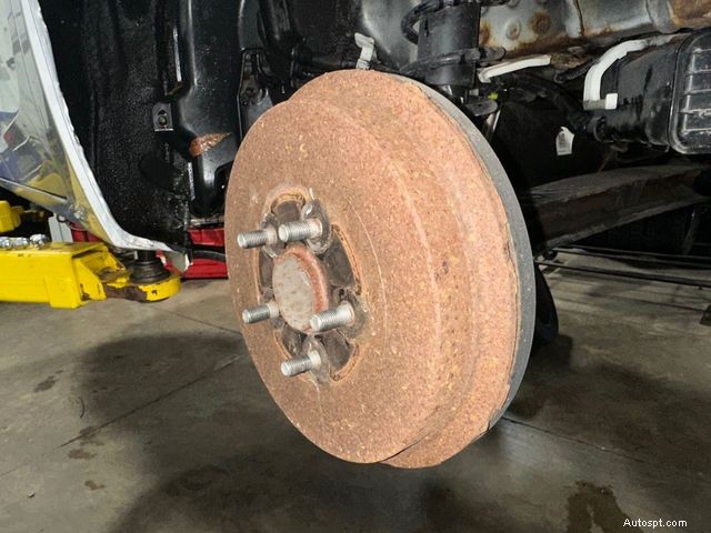Disc vs. Drum Brakes: Key Differences and Which One Is Best for Your Vehicle