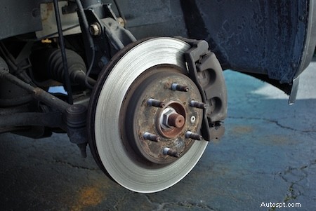 When to Replace Your Brake Rotors: Key Signs and Safety Tips