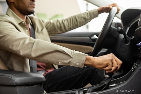 Proactive Transmission Care: Spot Issues Before They Cause Roadside Breakdowns