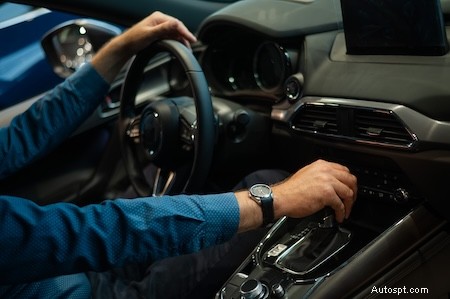 Transmission Issues? Recognize Early Symptoms & Know When to Visit Our Denver Repair Center