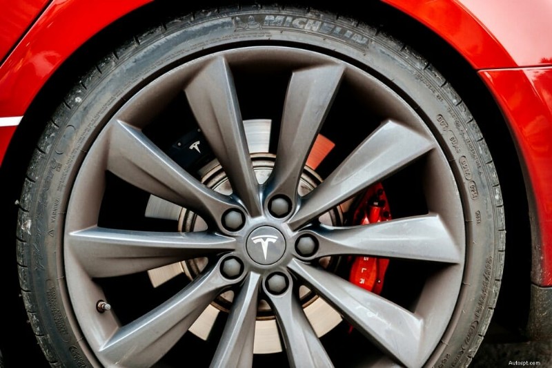Tesla Tire Prices Explained: Why They re High and How Long They Last