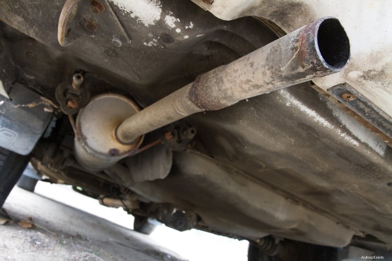 Why Does Your Car Rattle While Accelerating? Causes, Diagnosis, and Repairs