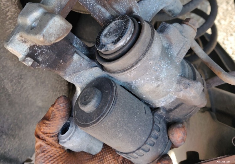 Electric Parking Brake Troubleshooting: Common Causes & Quick Fixes for Modern Vehicles
