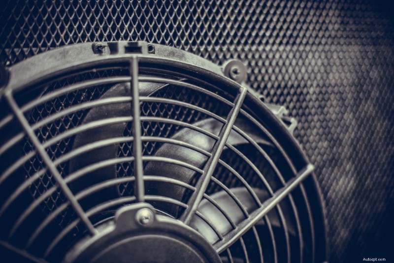 What Causes a Car to Overheat While Idling – Causes, Symptoms, and Fixes
