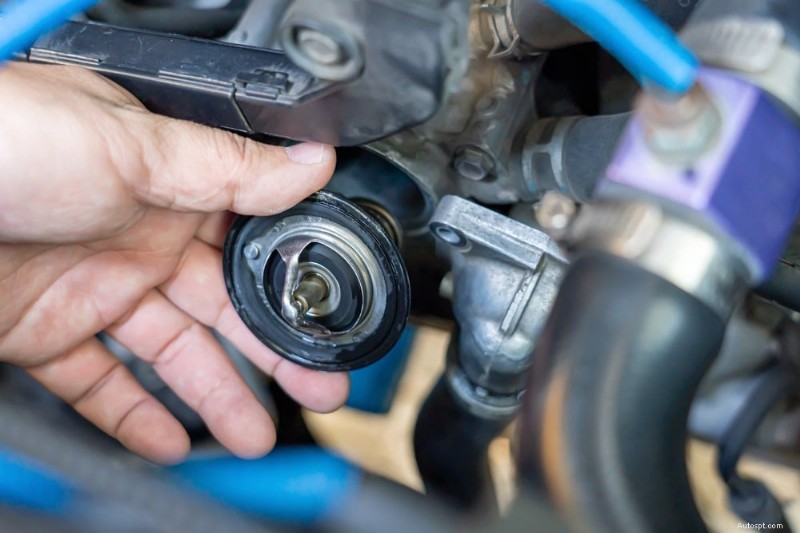 What Causes a Car to Overheat While Idling – Causes, Symptoms, and Fixes