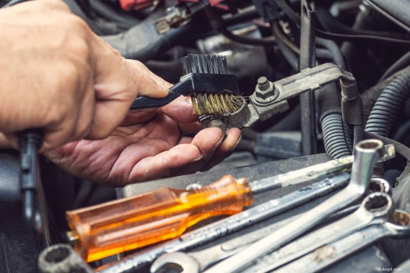 Loose Battery Cables: 6 Warning Signs & Quick Fixes