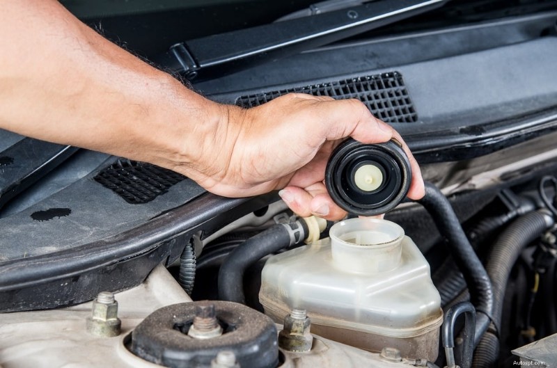 Traction Control Warning Light Stays On? Understand Causes & Fixes